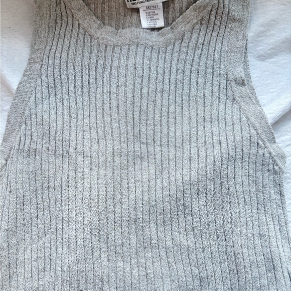 Gray Ribbed Tank Top - Picture 3 of 4